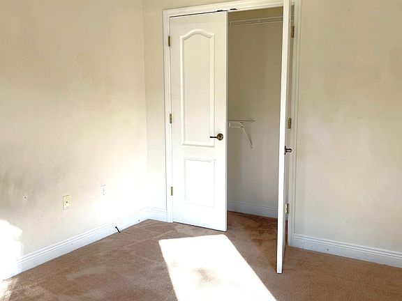 4th image of 4158 Rolling Hill Dr