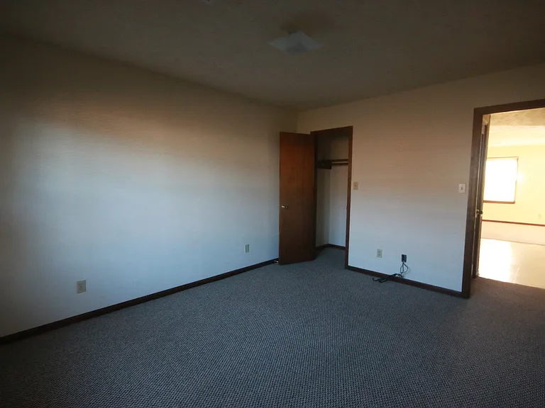 129 Williamson St SW — Photo 15