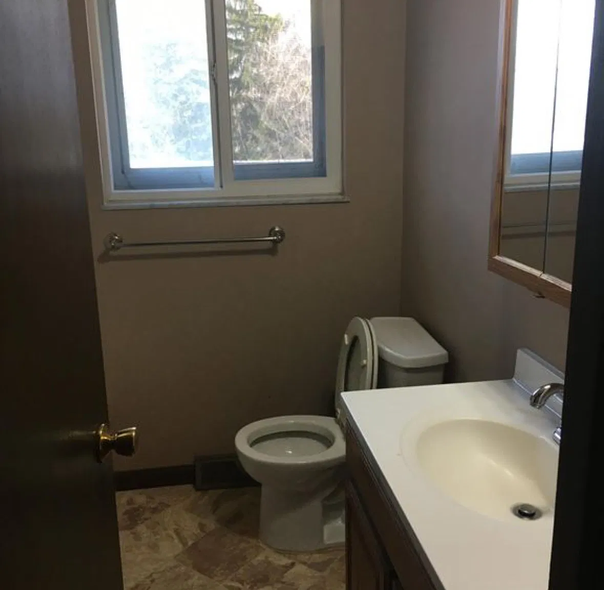 1606 Lorimer Rd — Photo 2