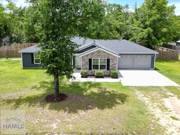 449 Linden Dr, Jesup, GA 31545