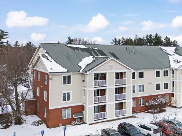11 Timberwood Drive #402, Goffstown, NH 03045