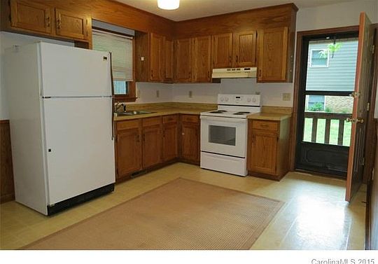 3rd image of 740 Boulder Pl