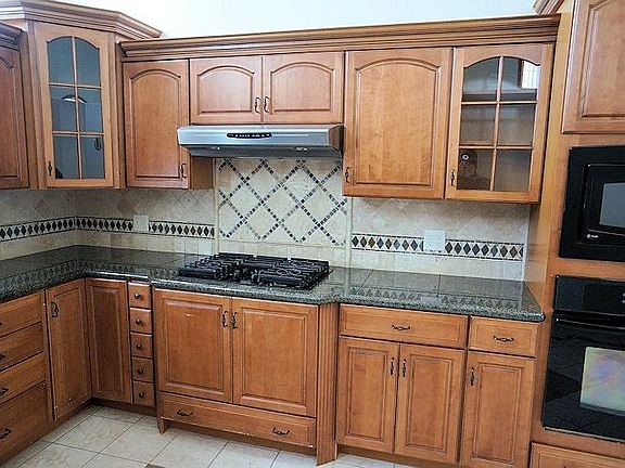 3rd image of 2105 W Edgerton Ave