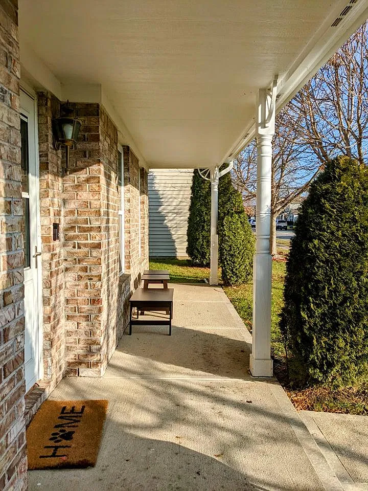 3 bed, 2382 sqft, $1,900 — Photo 4
