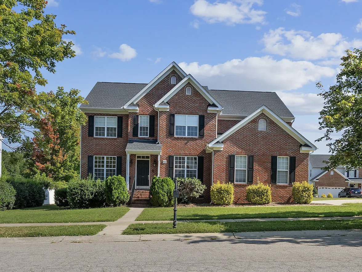 5 bed, 3.5 bath, 3001 sqft, $2,950 — Photo 1