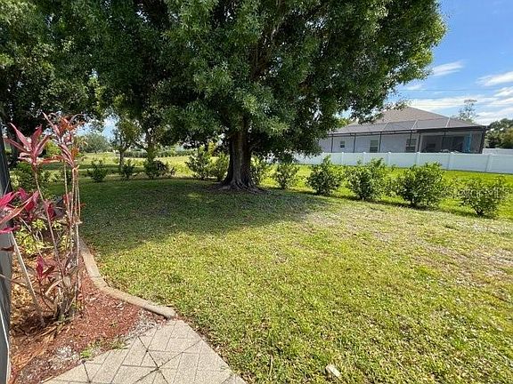 4th image of 1472 Neapolitan Rd