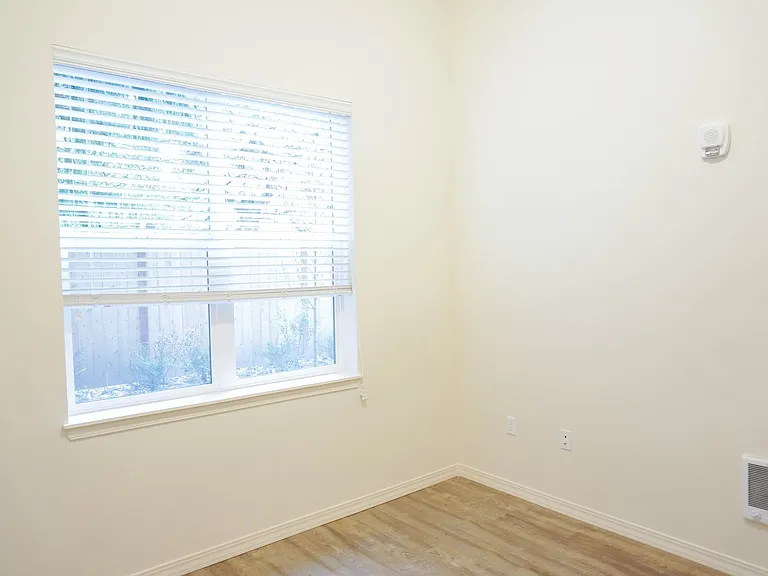 7180 N Leavitt Ave — Photo 46