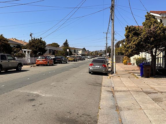 3rd image of 318 44th St