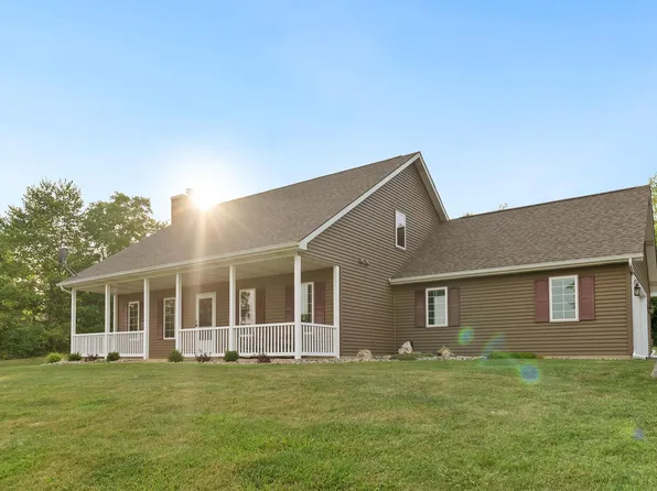 17723 Auburn Rd, Huntertown, IN 46748