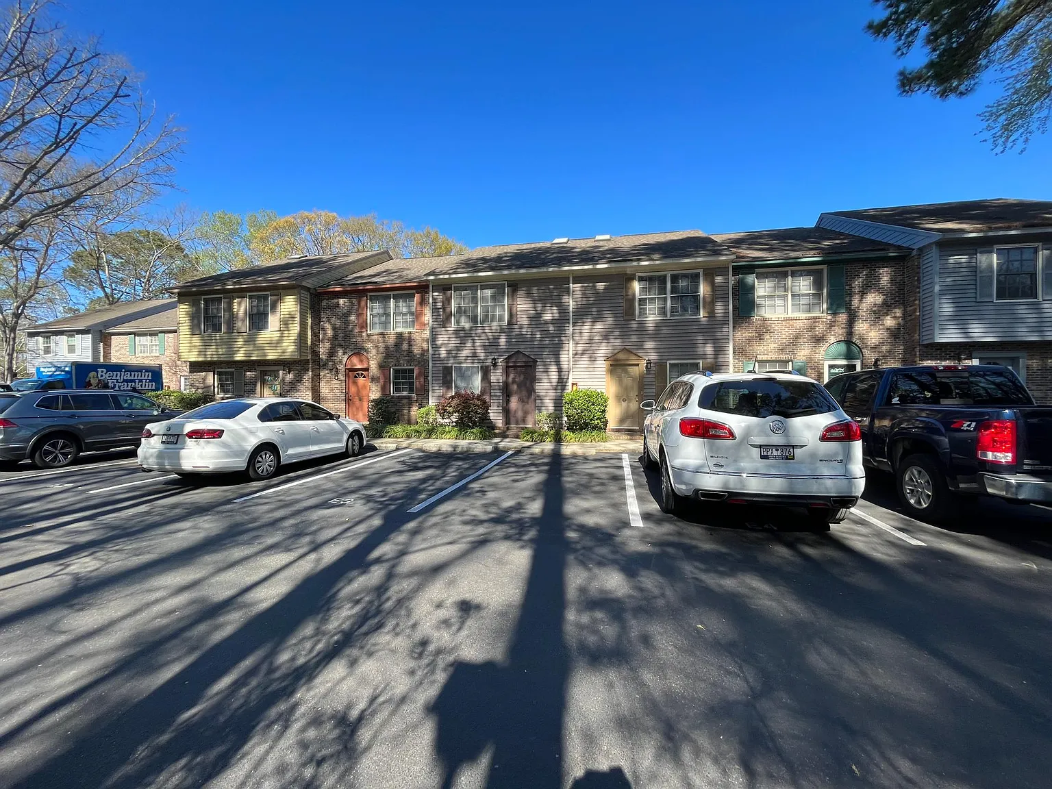 2 bed, 1.5 bath, 1100 sqft, $1,500 — Photo 2