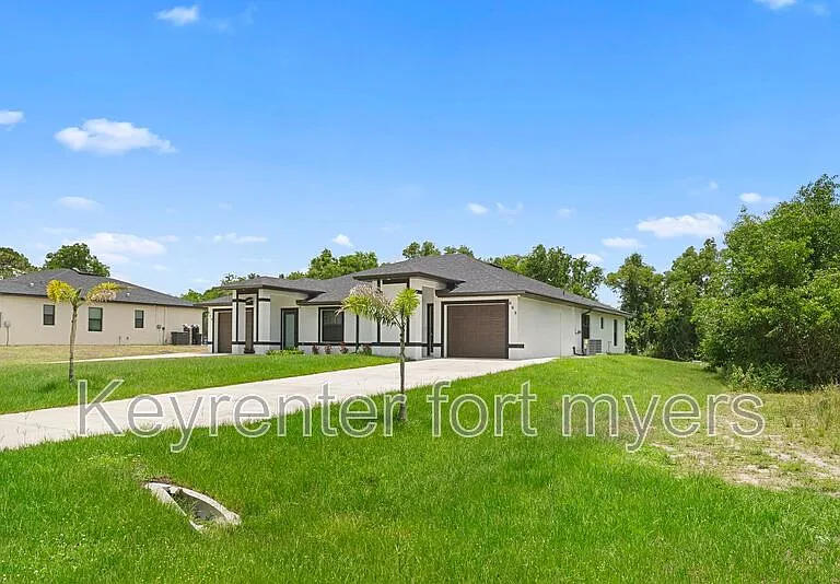 668 Chemstrand St E — Photo 2