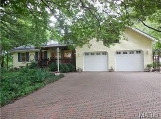 236 Nancy Pl, Ballwin, MO 63021