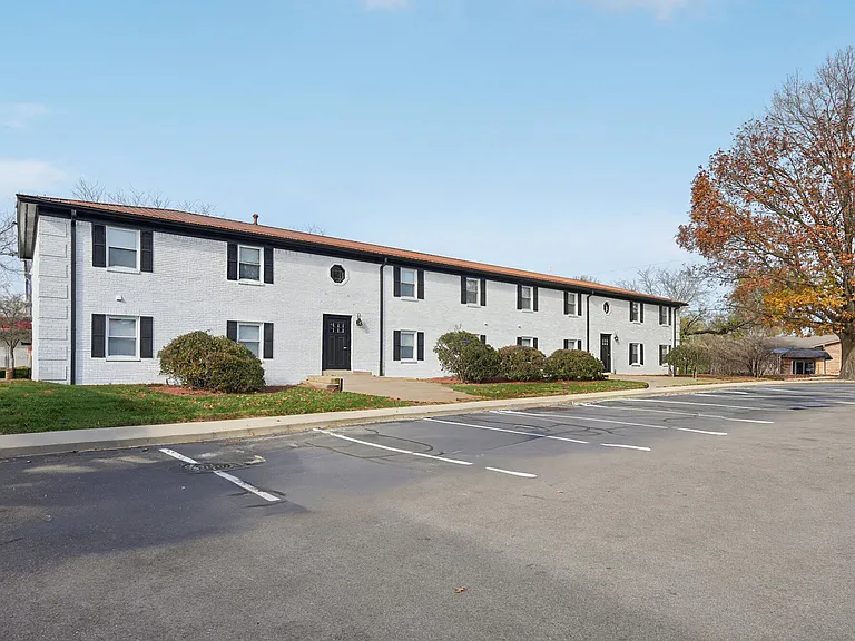 Charleston Square Apartments — Photo 22