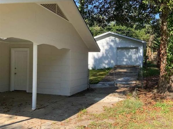 361 Queen Margaret Ln, Jackson, MS 39209