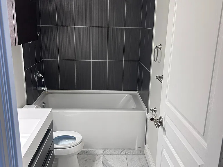 438 Richmond St W #1208 — Photo 12