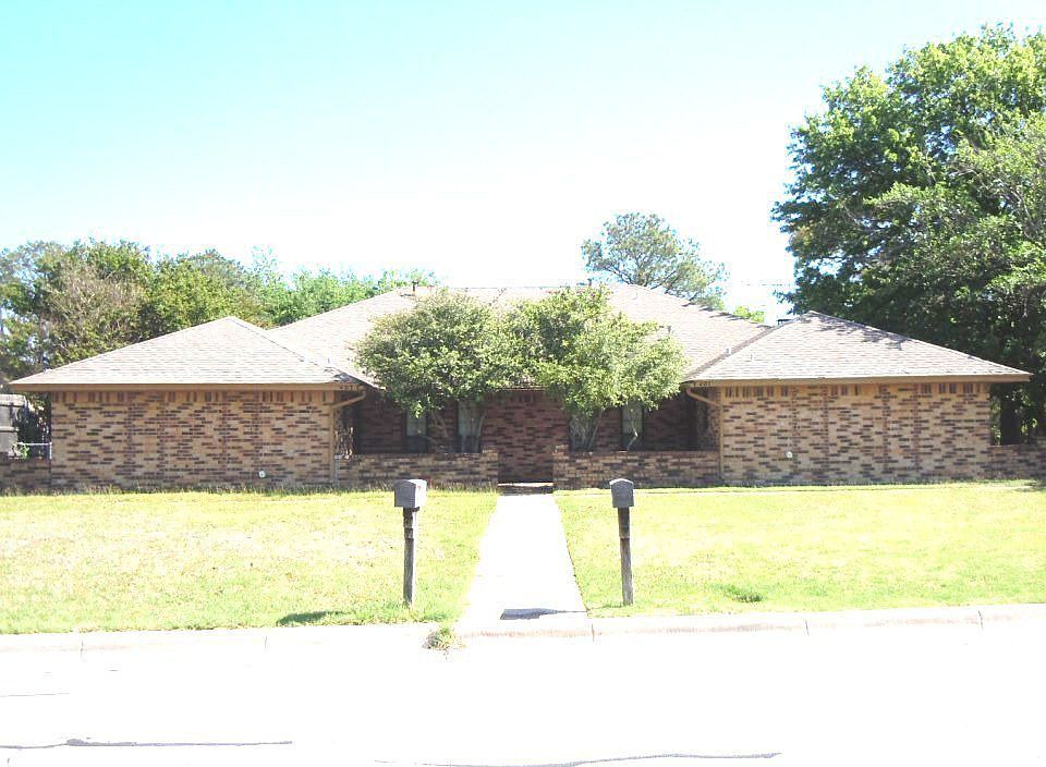 1st image of 401 Frankie Ln