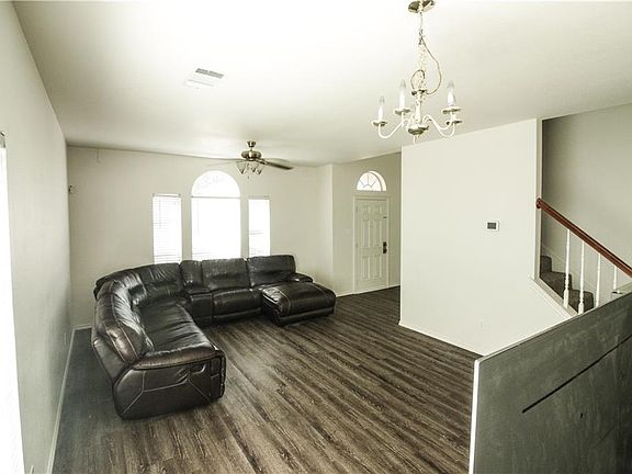 3rd image of 12852 Hilltop Dr