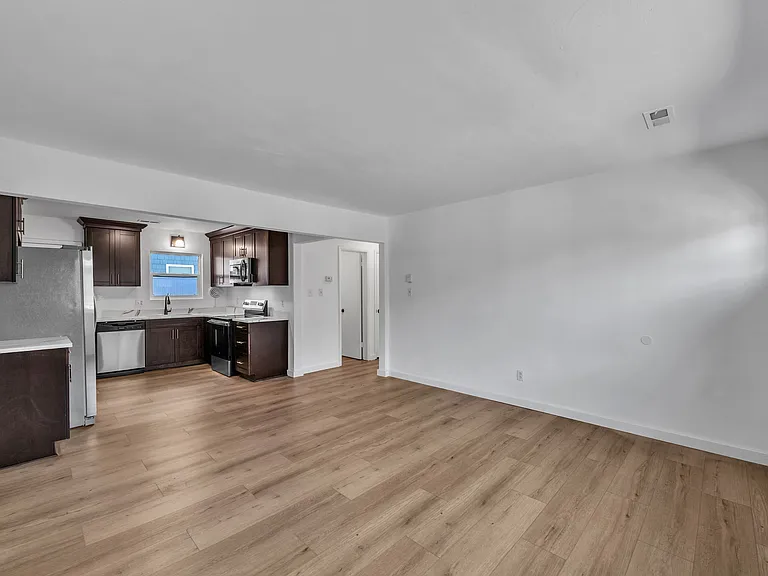 4433 Ocean View Ave #2 — Photo 3