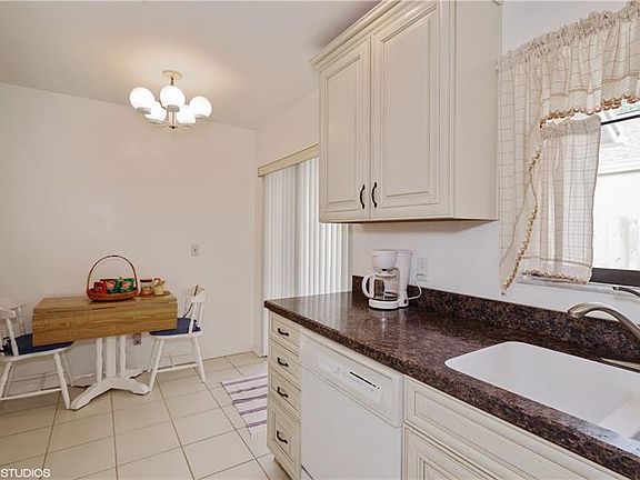 4th image of 7803 Autumn Wood Dr