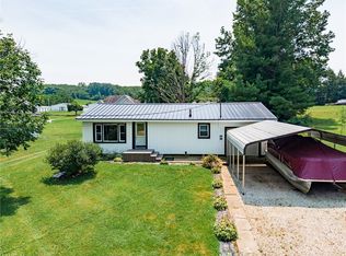 6102 Vale View Dr SW, Sherrodsville, OH 44675