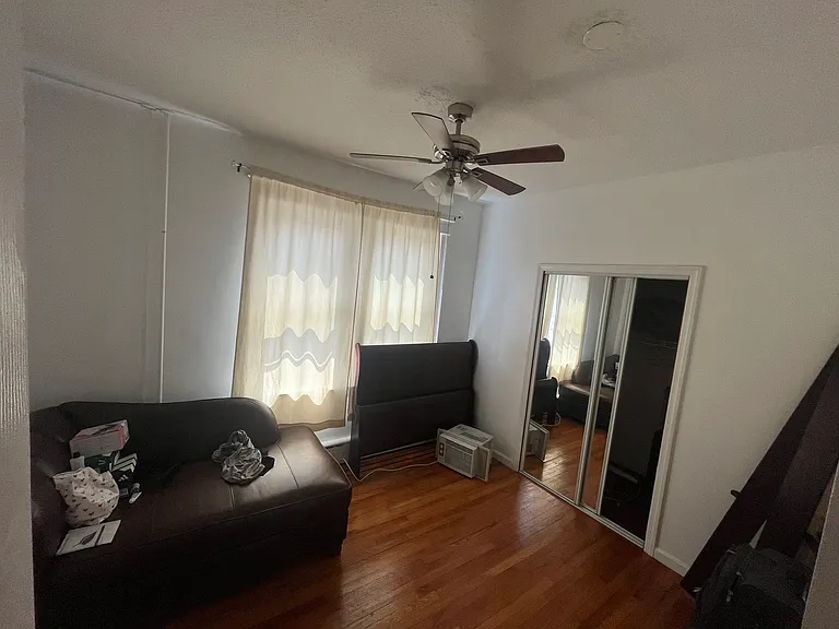1 Glen St — Photo 1