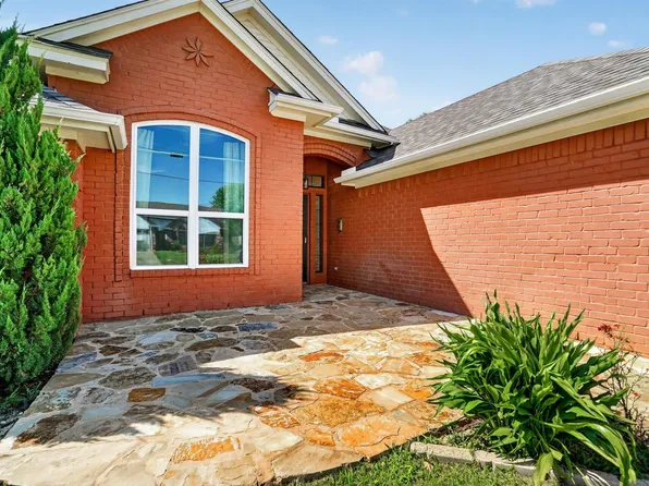 1513 Hayloft Ln, Granbury, TX 76048