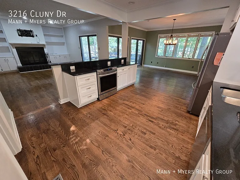 3216 Cluny Dr — Photo 6