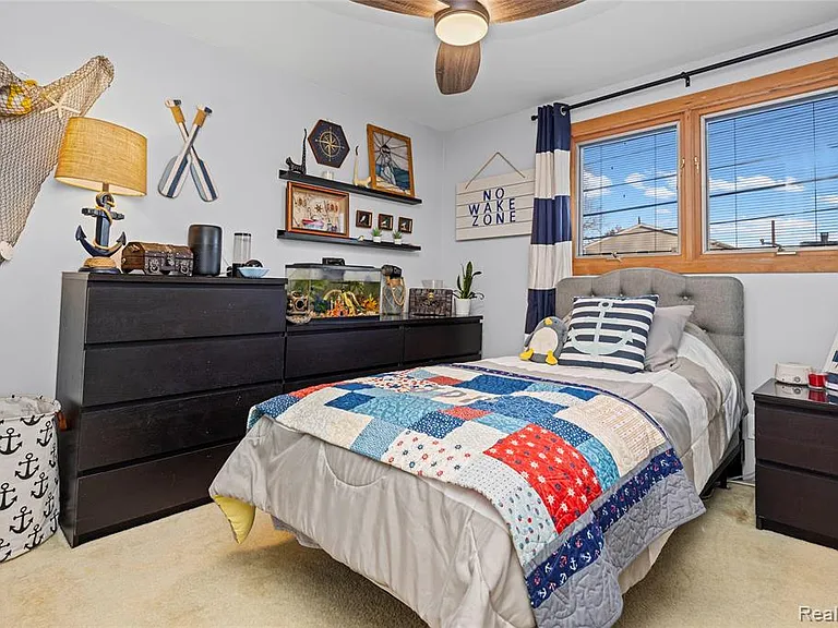 38027 Mallast St — Photo 28