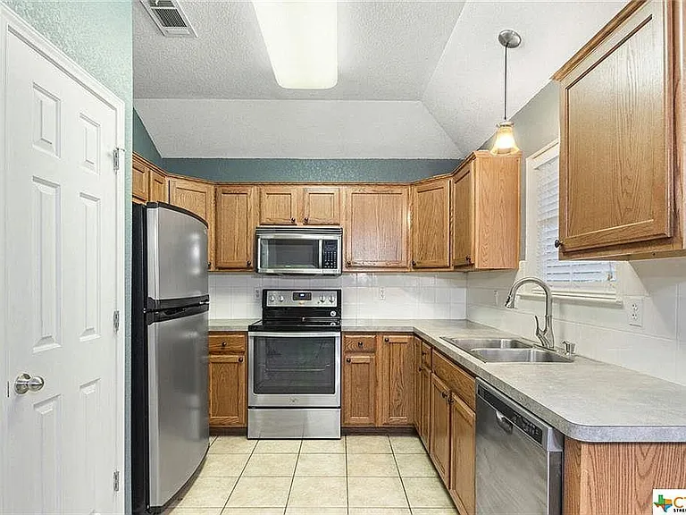 5214 Southern Crossing Dr — Photo 9