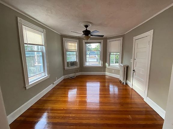 3rd image of 250 Brown St #2