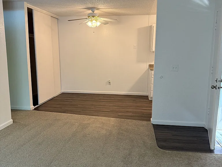 Shasta Terrace — Photo 19