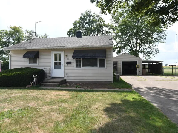 935 Hawley St, Taylorville, IL 62568