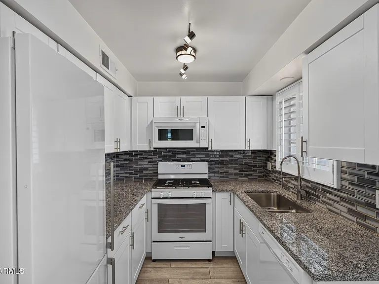 3517 E Montecito Ave #A — Photo 26