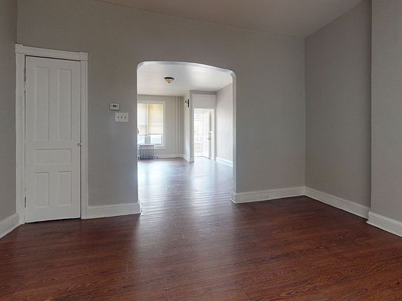 2nd image of 1709 W Bristol St