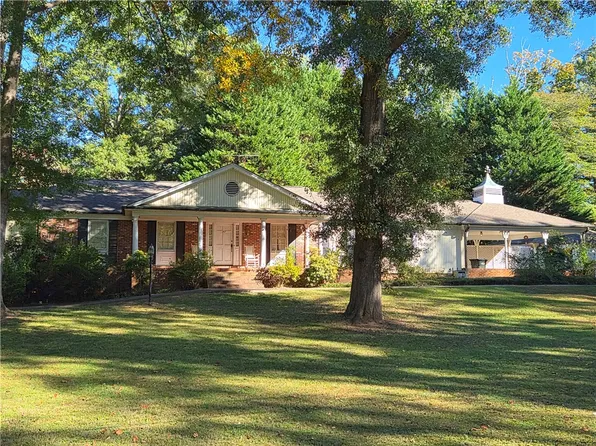 313 Stewart Dr, Easley, SC 29640
