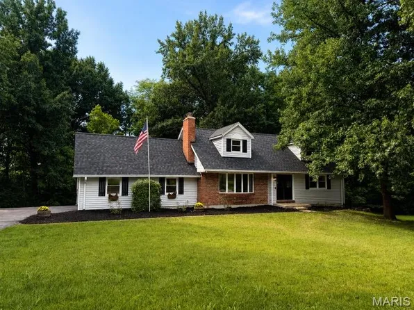 5935 Lafayette Dr, Weldon Spring, MO 63304