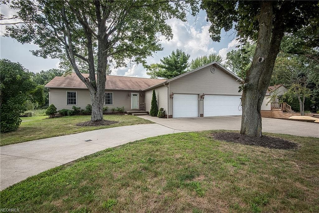 5075 Brunnerdale Ave NW, Canton, OH 44718 Zillow