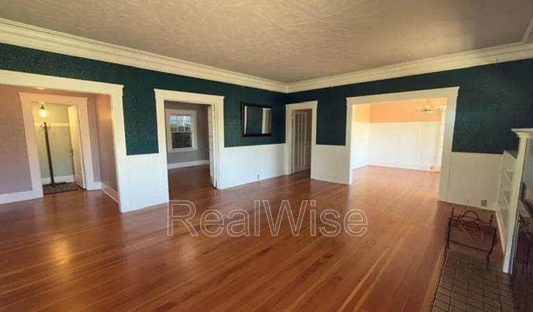 837 SE Blakeley Ave — Photo 14