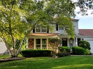 205 Pontiac Ln, Vernon Hills, IL