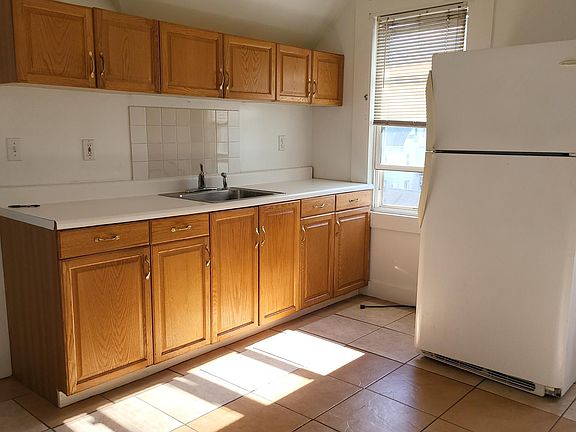 5th image of 103 Linwood Ave #3