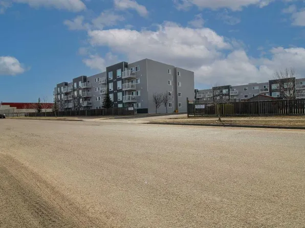 5101 E 18th St #310B, Lloydminster, AB T9V 2G7