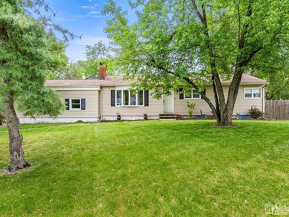 2nd image of 41 Lake Park Dr