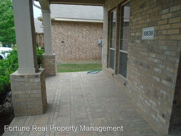 3rd image of 10838 Calderwood Ln