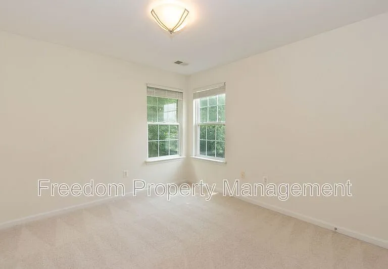 4100 Presidential Hill Loop — Photo 32