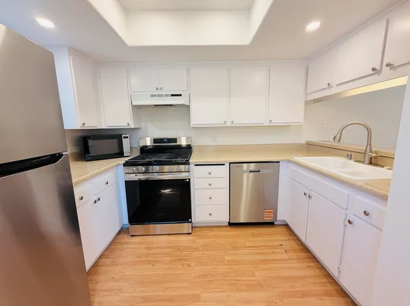 521 W Montecito St APT 10, Santa Barbara, CA 93101