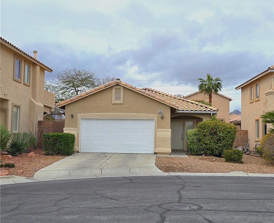 1st image of 305 Bertelli Ct
