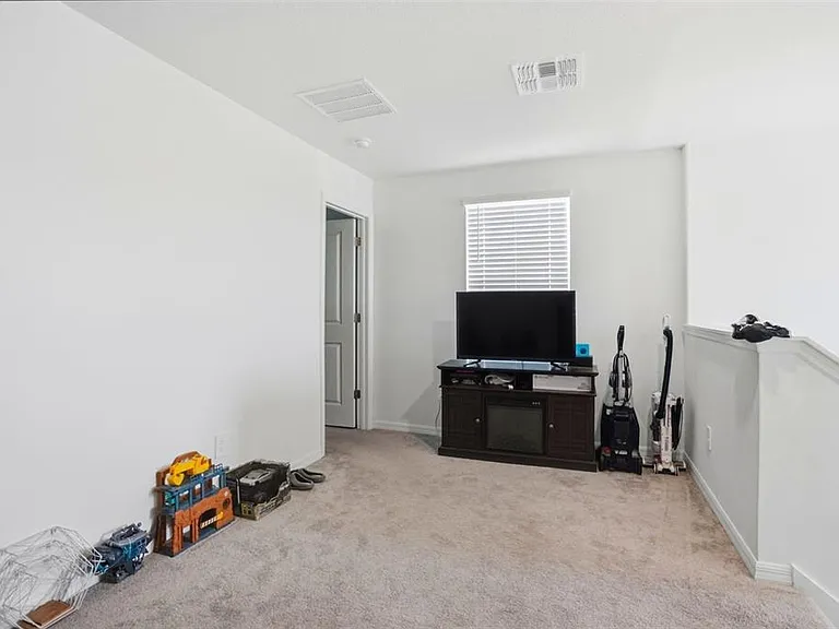 13712 Newbridge St — Photo 16