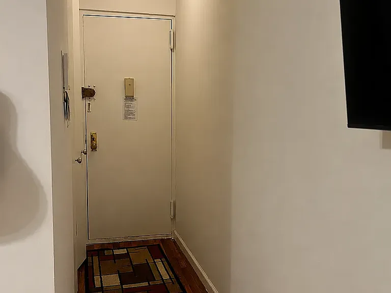 160 E 91st St #4G — Photo 5