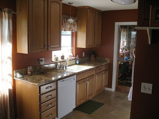 2nd image of 1856 Lombardy Dr