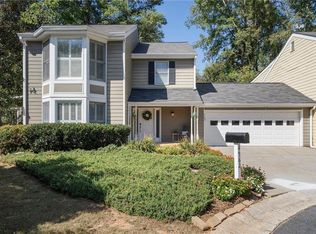 4582 Village Oaks Ct, Dunwoody, GA 30338